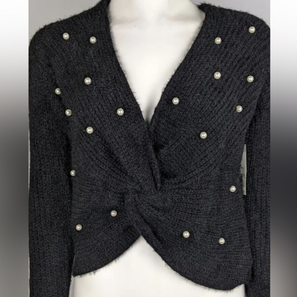 No boundaries Black Twist Sweater - Picture 6 of 7